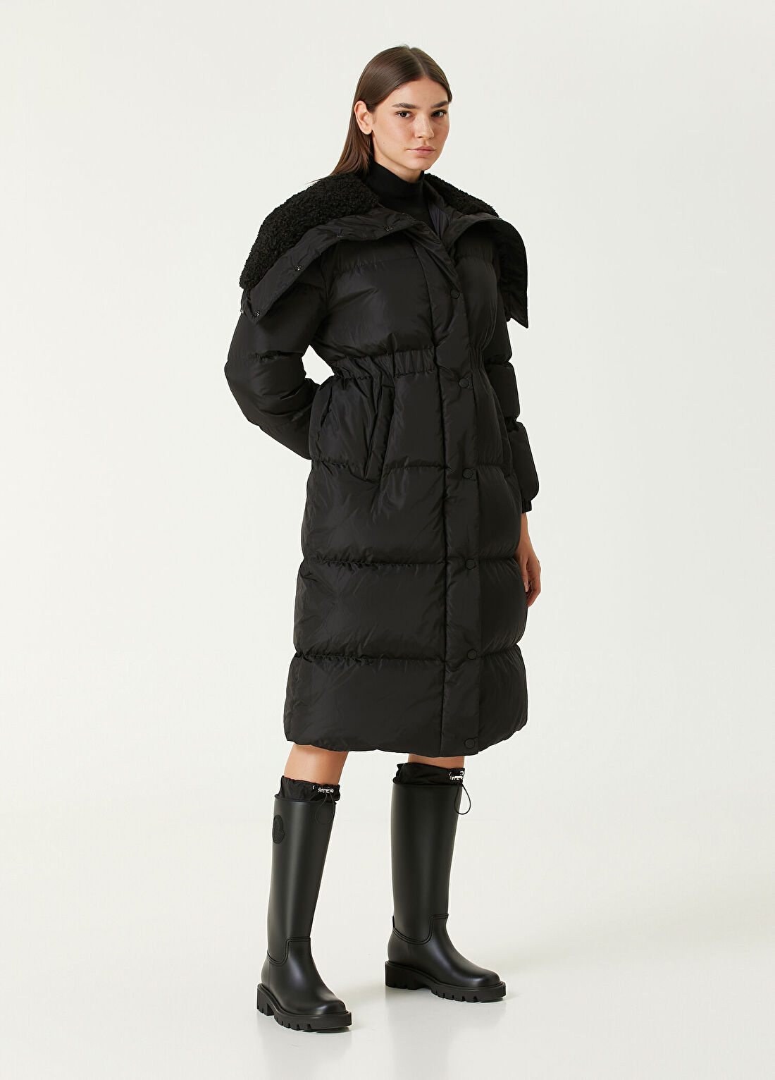 Moncler Khloe Siyah Kapüşonlu Puff Mont görsel 2