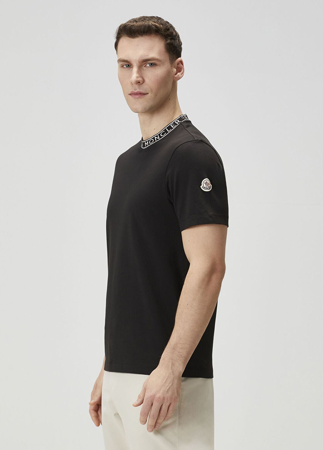 Moncler Siyah Yakası Logo Detaylı T-shirt görsel 3