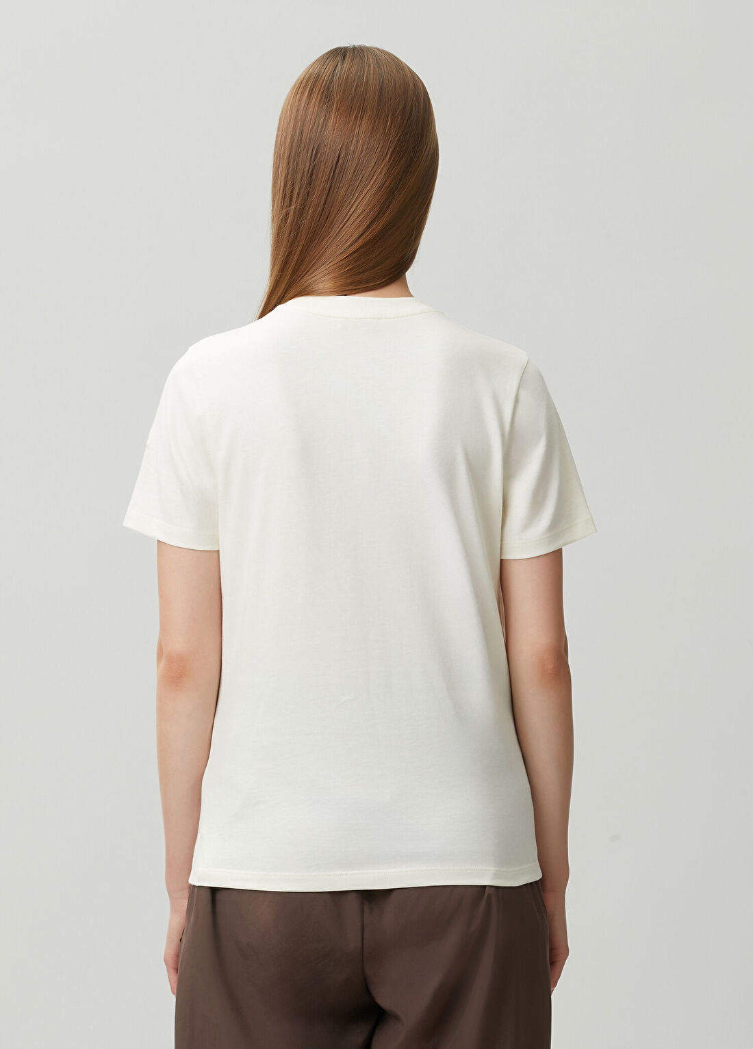 Moncler Krem İşlemeli Logolu T-shirt görsel 4