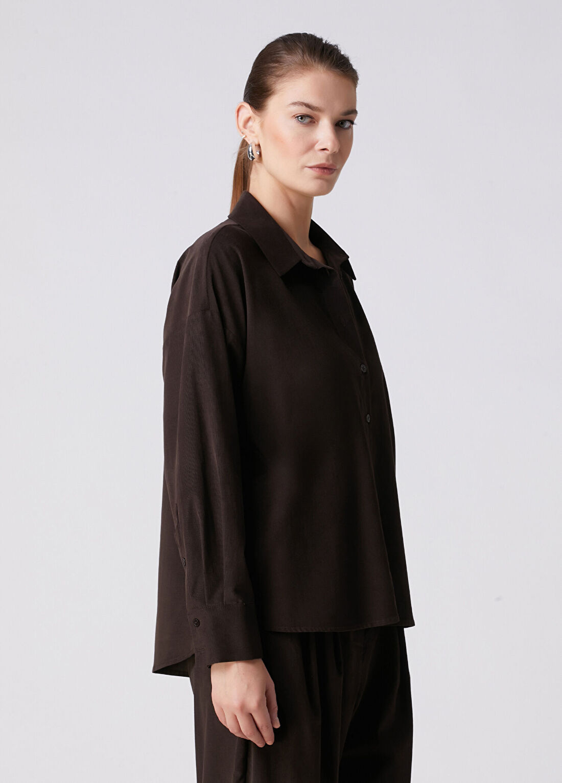 Beymen Collection Koyu Kahverengi Kadife Gömlek görsel 4