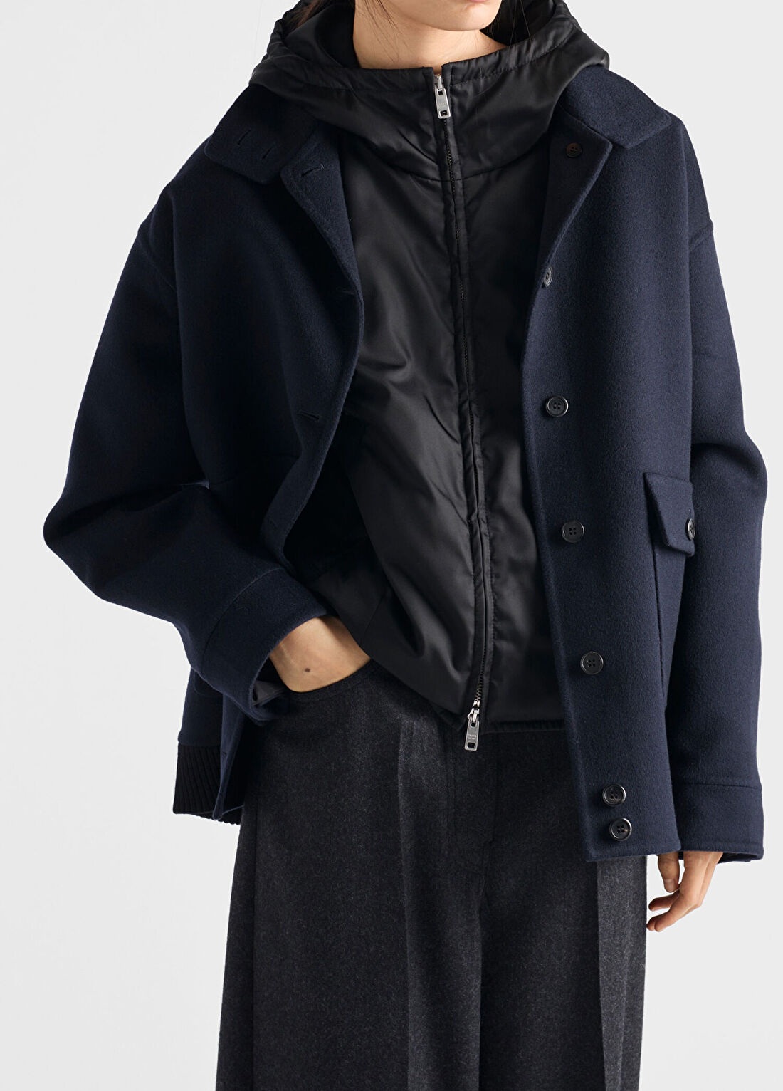 Prada Siyah Re-Nylon Kapüşonlu Kadın Bluzon Ceket görsel 3