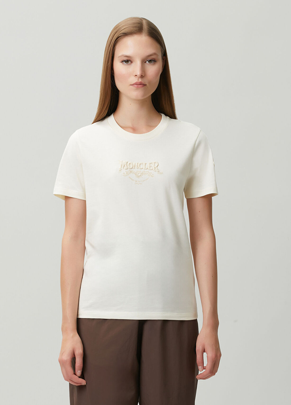 Moncler Krem İşlemeli Logolu T-shirt görsel 3