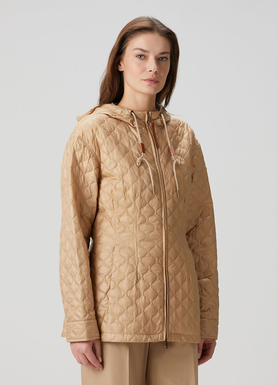 Moncler Arum Bej Kapüşonlu Kapitoneli Mont görsel 3