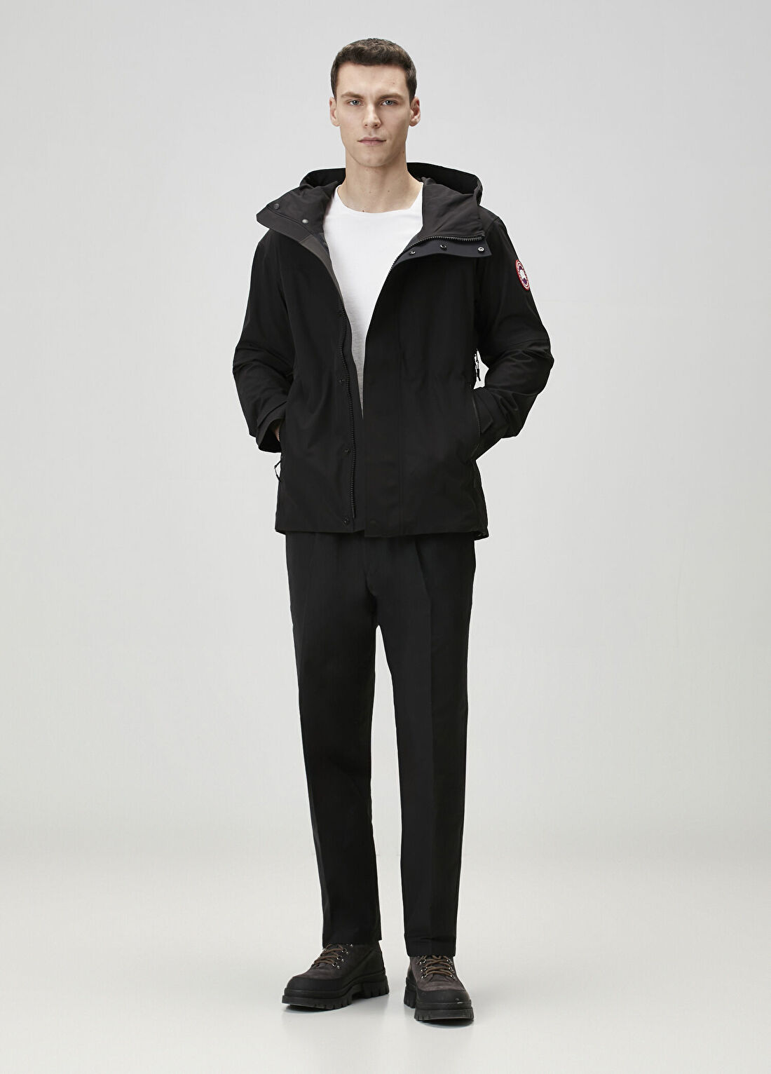 Canada Goose Siyah Kapüşonlu Yağmurluk görsel 2