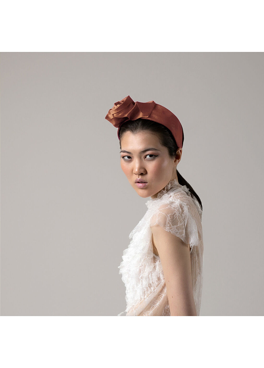 Sibi Hats Call Me Rosy El Yapımı Somon İpek Taç görsel 2