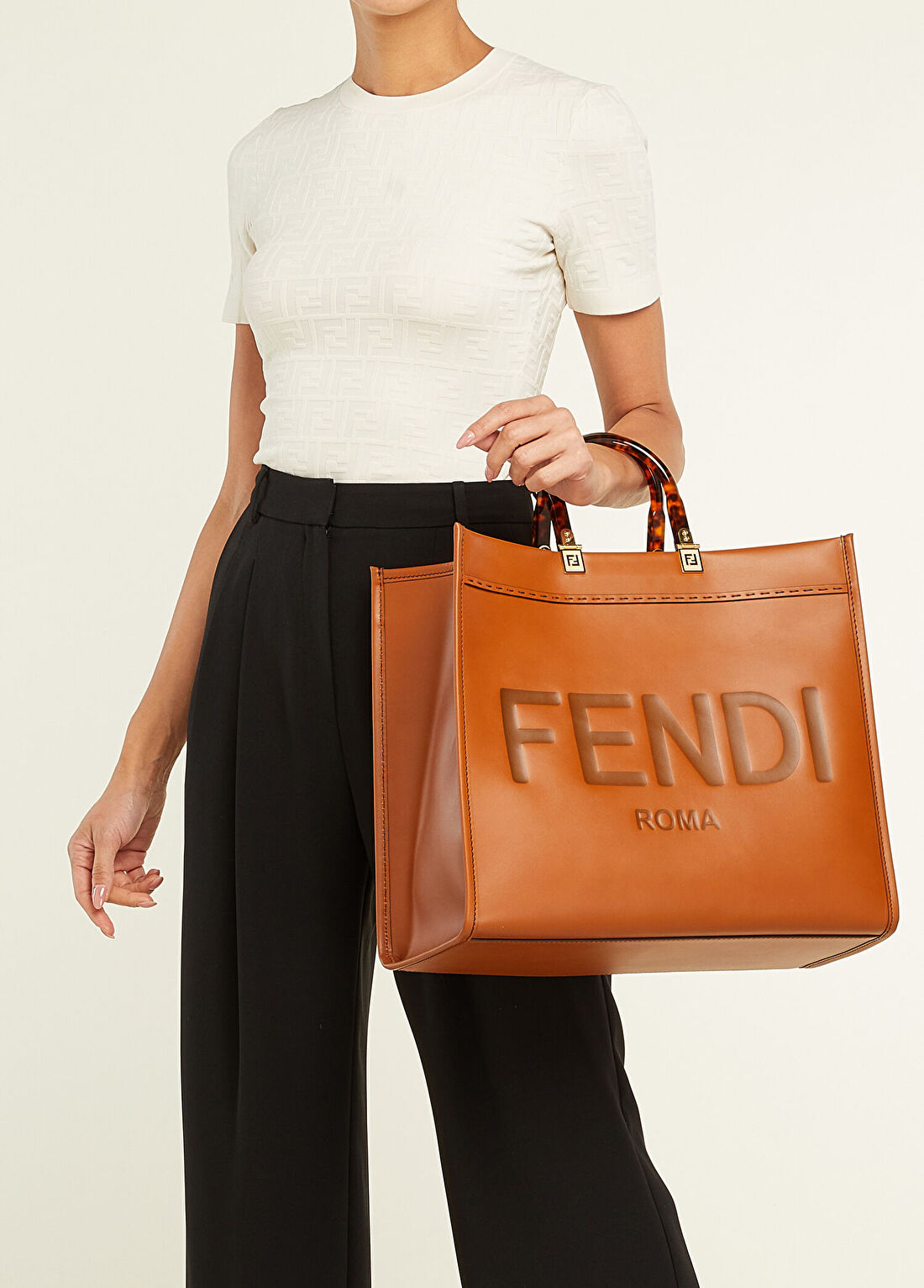 Fendi Sunshine Large Taba Kadın Deri Çanta görsel 2