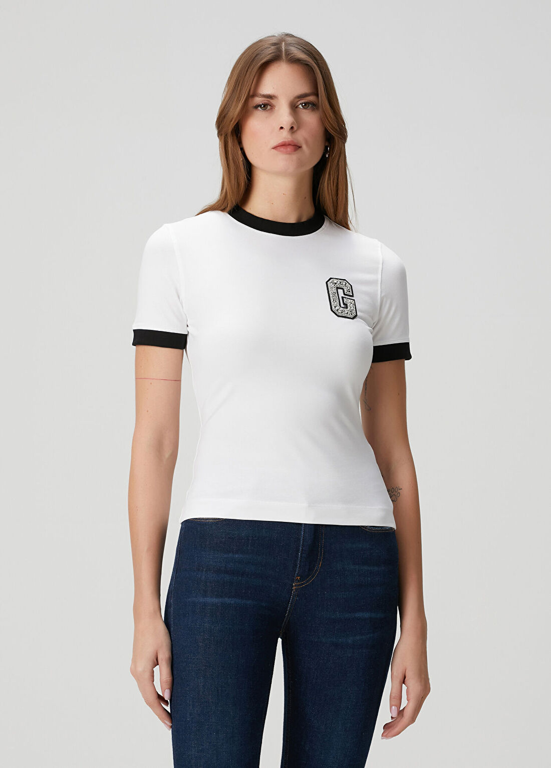 Guess Slim Fit Beyaz İşlemeli Jersey T-shirt