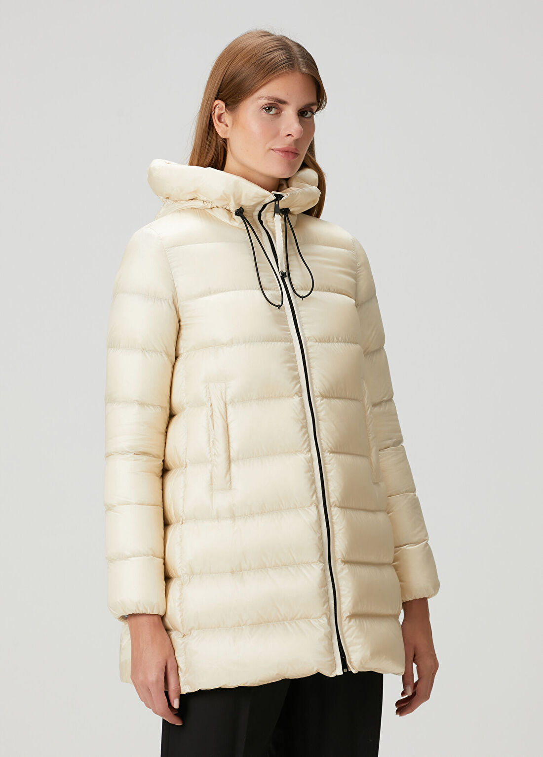 Moncler Suyenne Krem Kapüşonlu Puffer Mont görsel 3