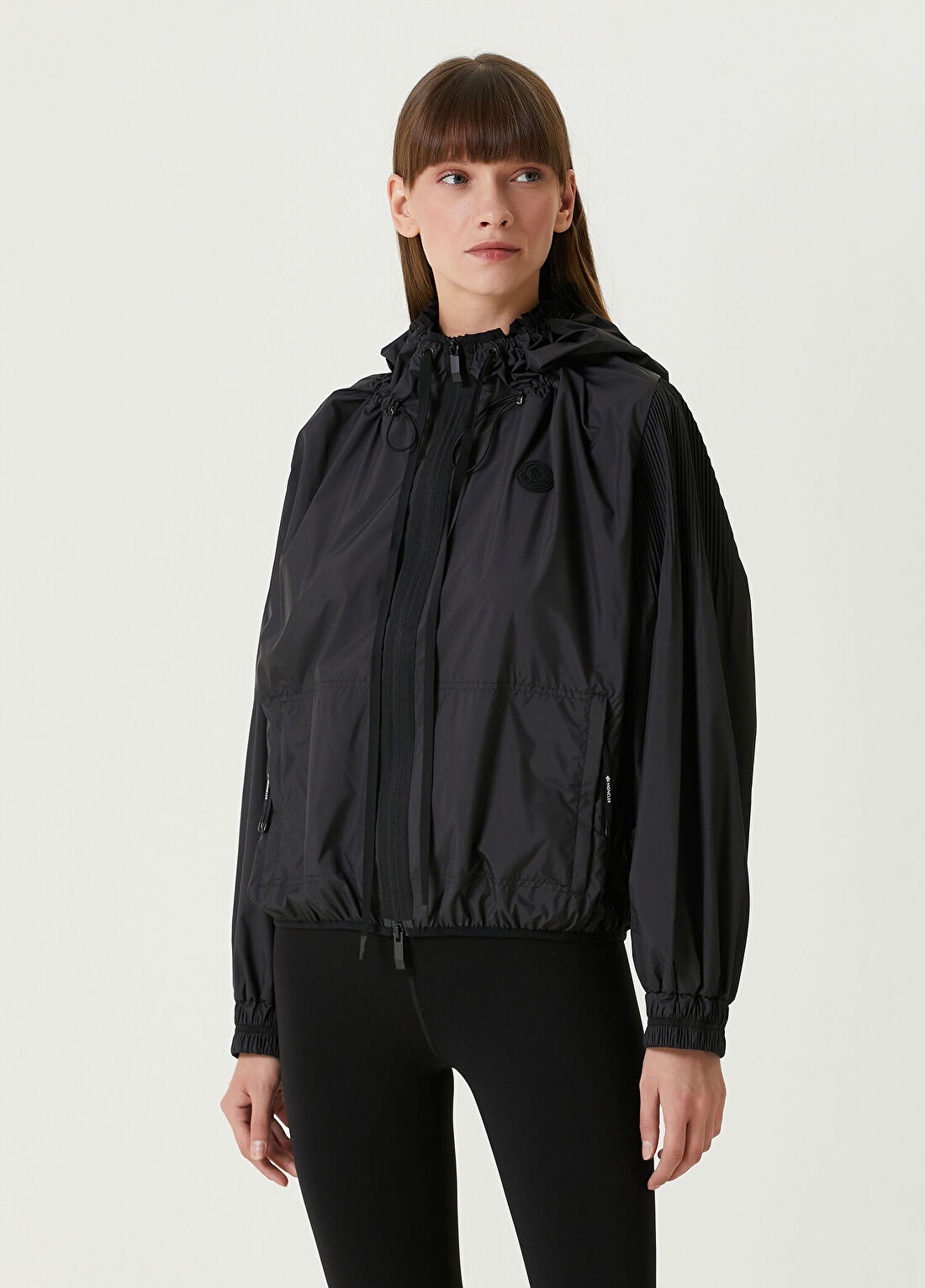 Moncler Siyah Kapüşonlu Yağmurluk görsel 3
