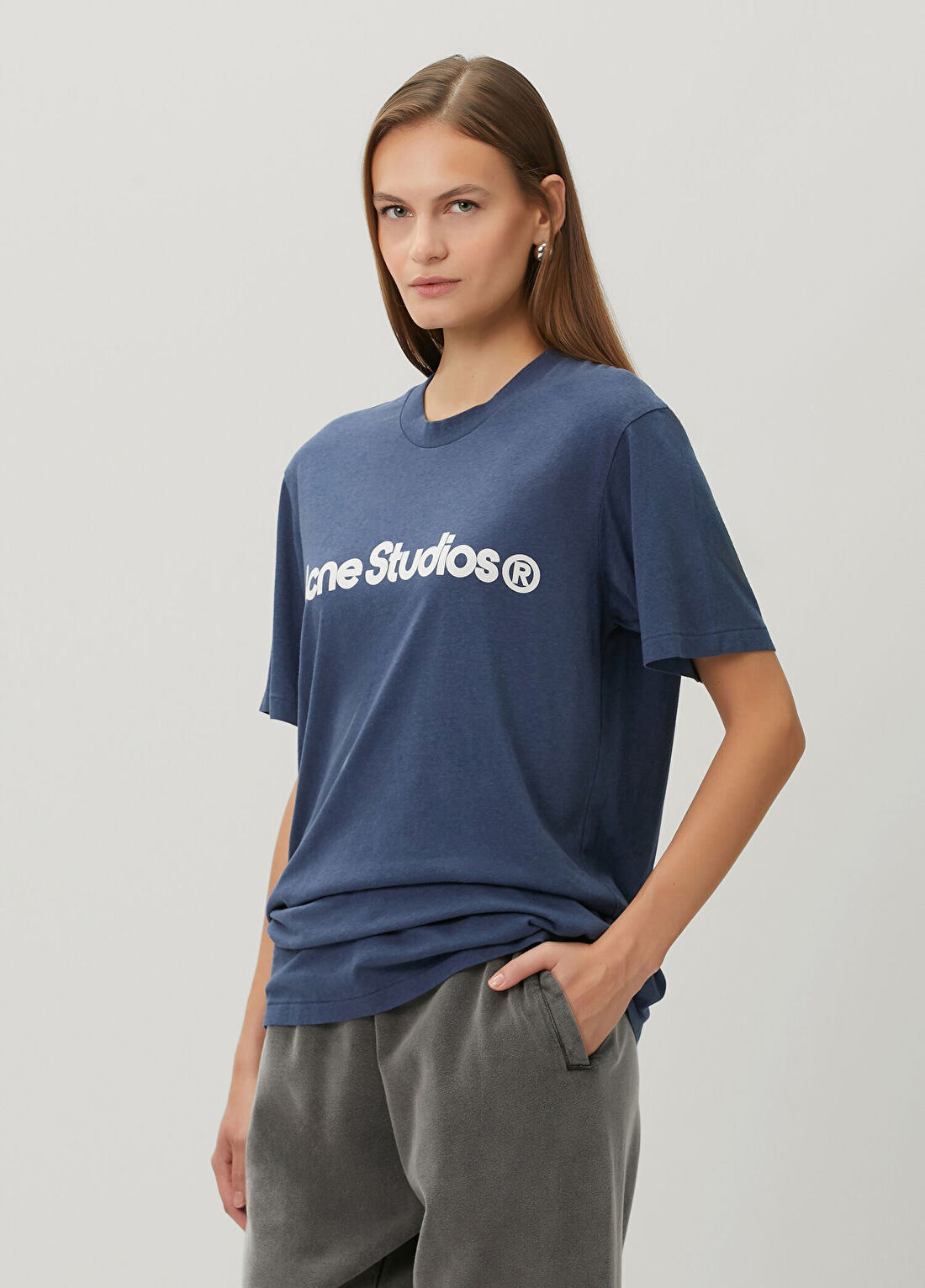Acne Studios Regular Fit Lacivert Logolu T-shirt görsel 3