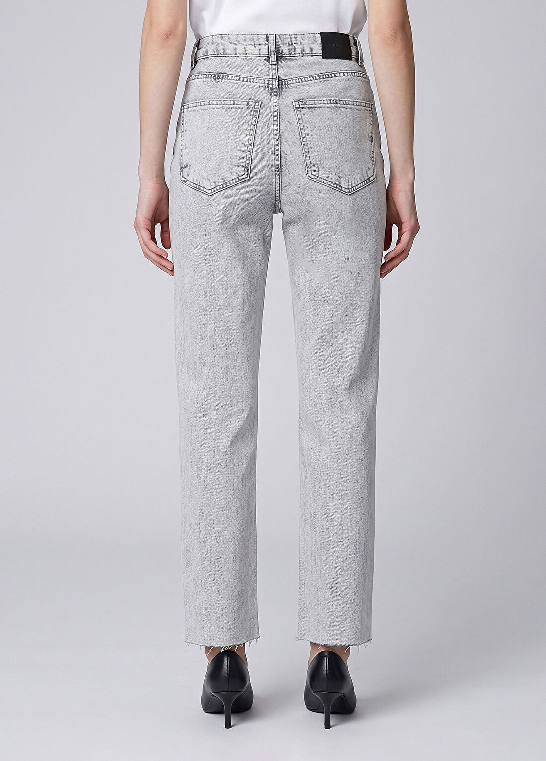 Network Açık Gri Kesik Paça Taş Baskılı Denim Pantolon görsel 4