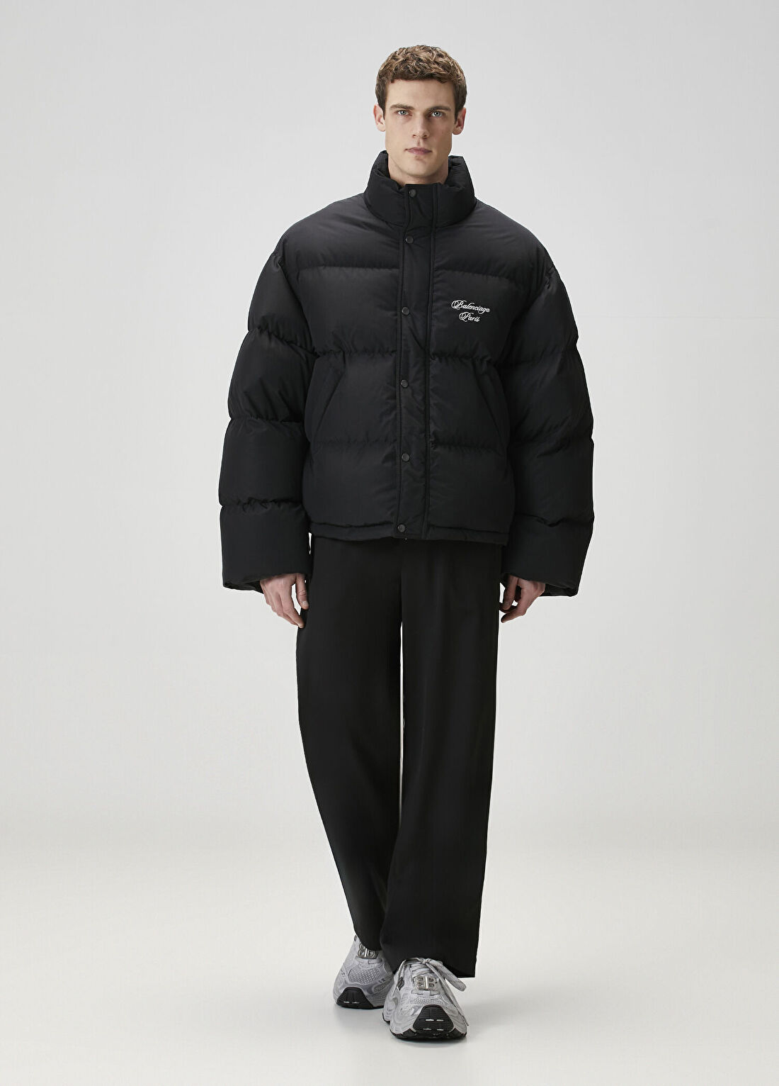 Balenciaga Siyah Logo Nakışlı Puff Mont görsel 2