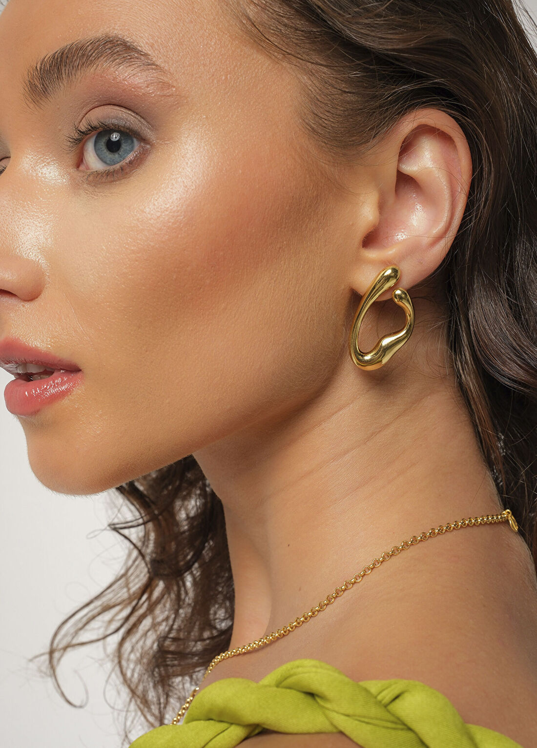 Nayra Jewelry Enchanting 925 Ayar Gümüş Üzeri 18 Ayar Mikron Altın Kaplama Kadın Küpe görsel 3