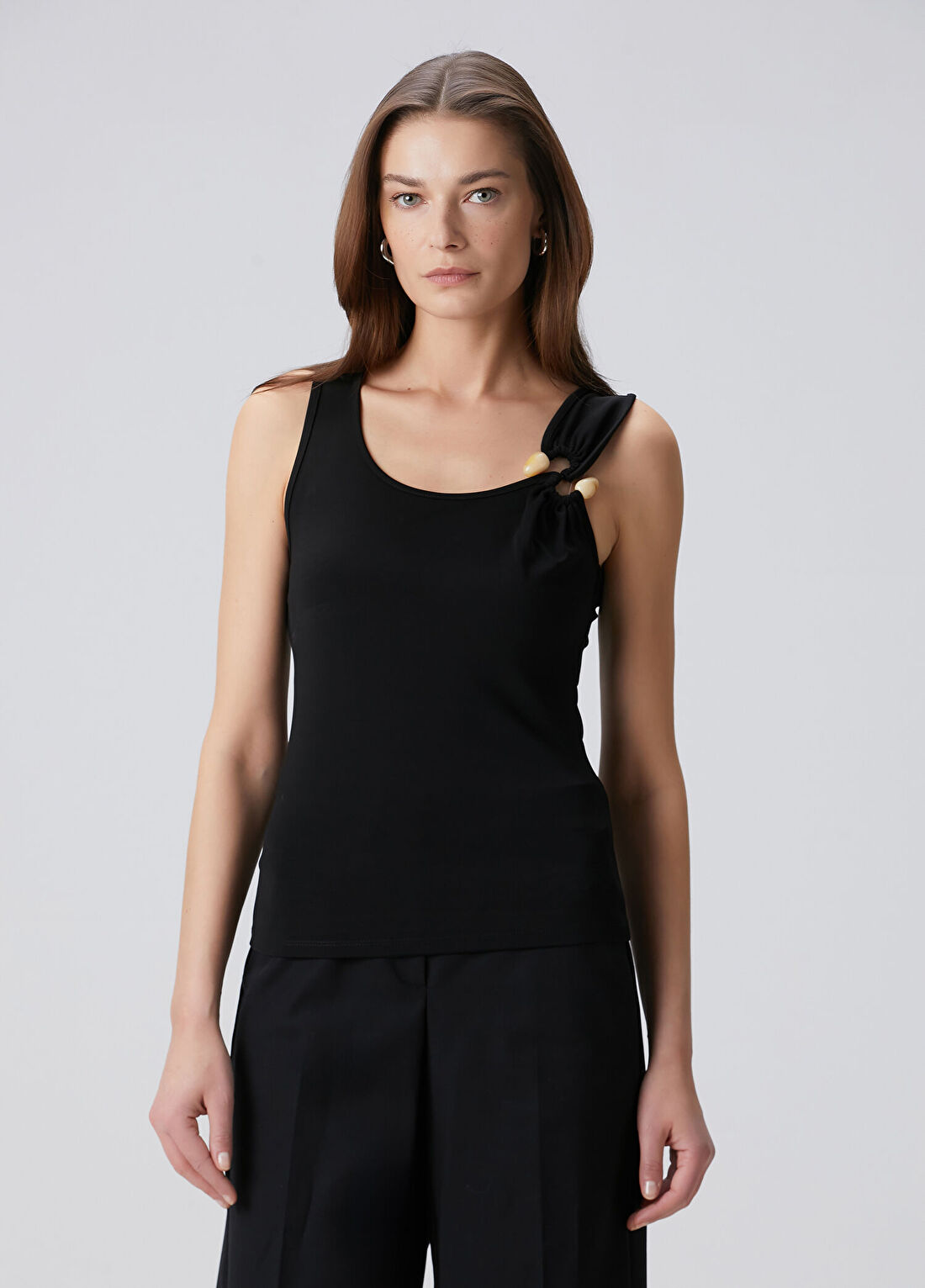 Beymen Collection Siyah Aksesuar Detaylı Bluz görsel 3