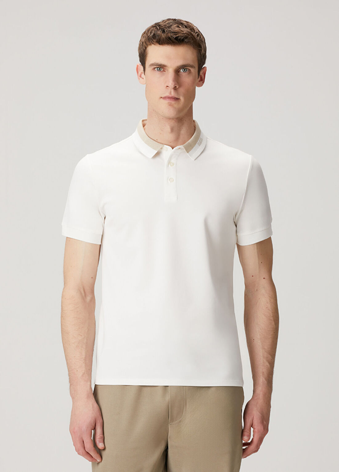 Guess Beyaz Polo Yaka Logo Jakarlı T-shirt