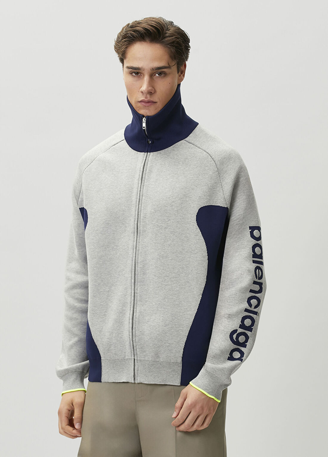 Balenciaga Triko görsel 3