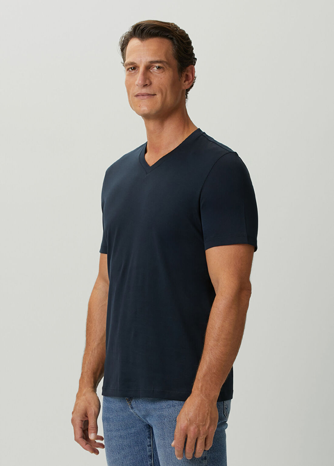 Beymen Collection Lacivert V Yaka Basic T-shirt görsel 4