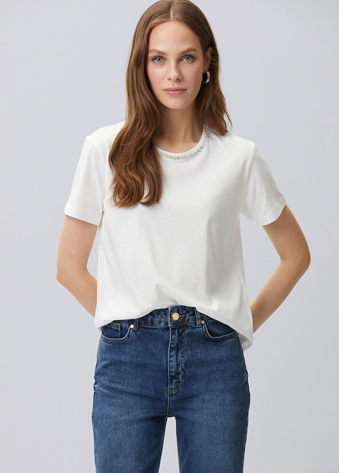 Network Beyaz Yakası Taşlı T-shirt