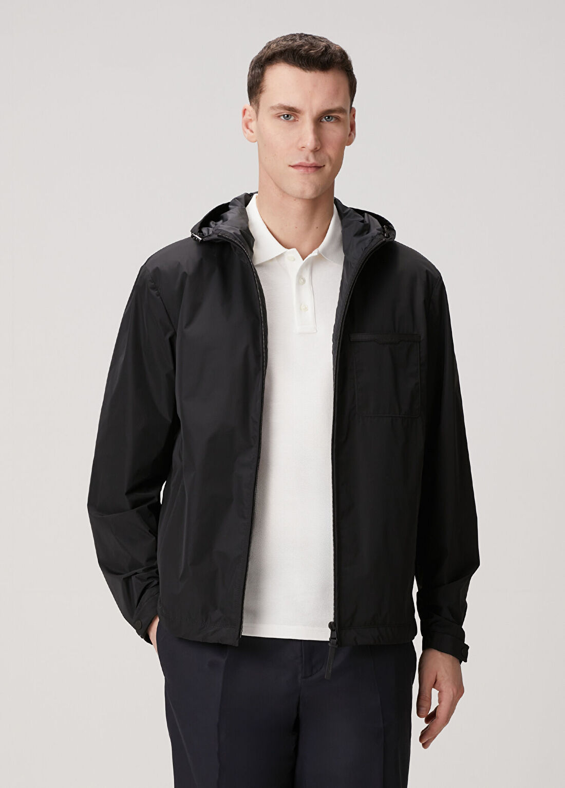 Moncler Siyah Kapüşonlu Mont görsel 3