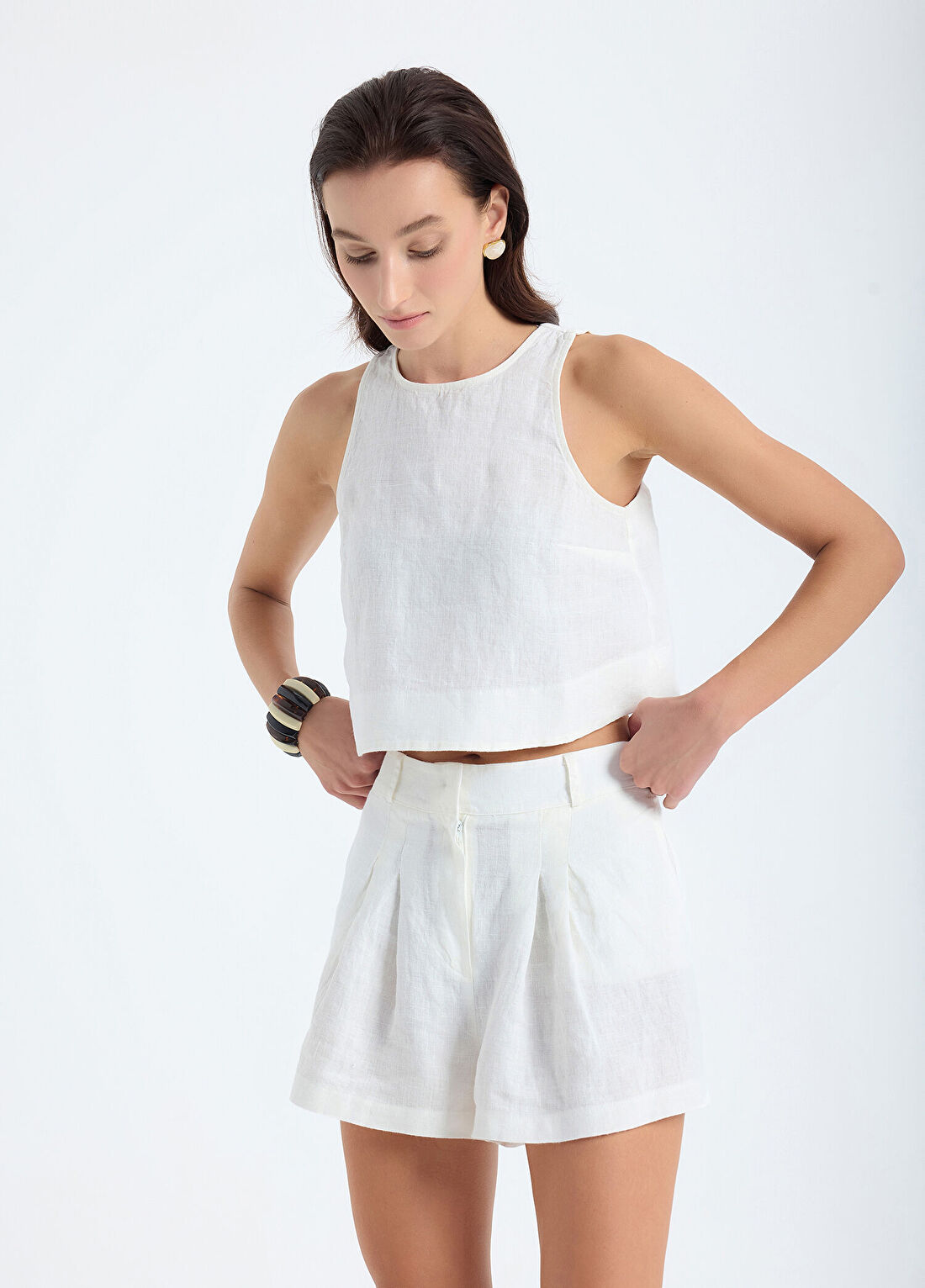 Monlicia Nora Beyaz Keten Kolsuz Relaxed Fit Kadın Crop Top Bluz görsel 4