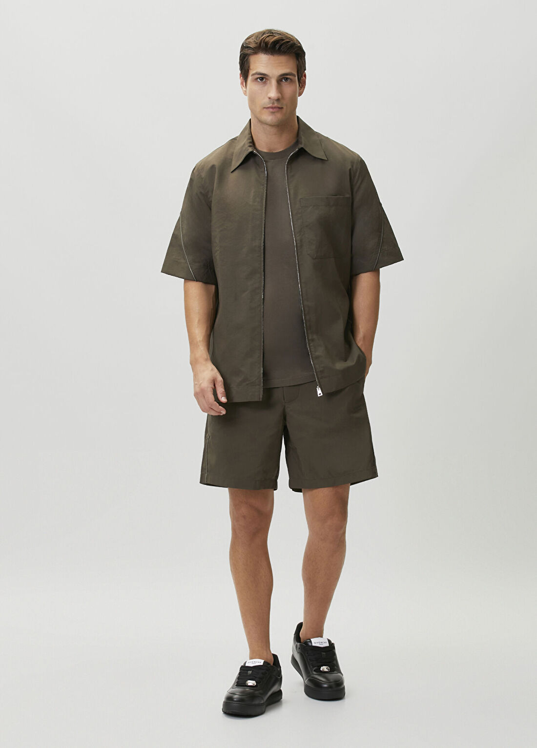 Givenchy Haki Logo Patchli T-shirt görsel 2