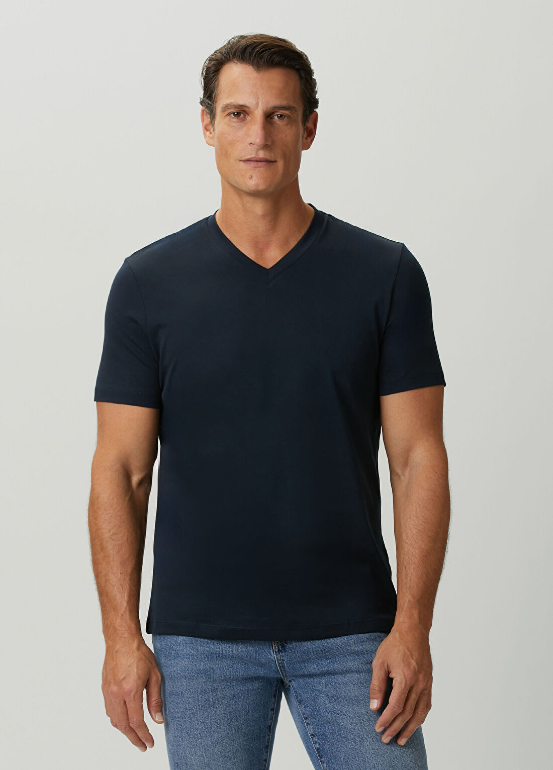 Beymen Collection Lacivert V Yaka Basic T-shirt görsel 3