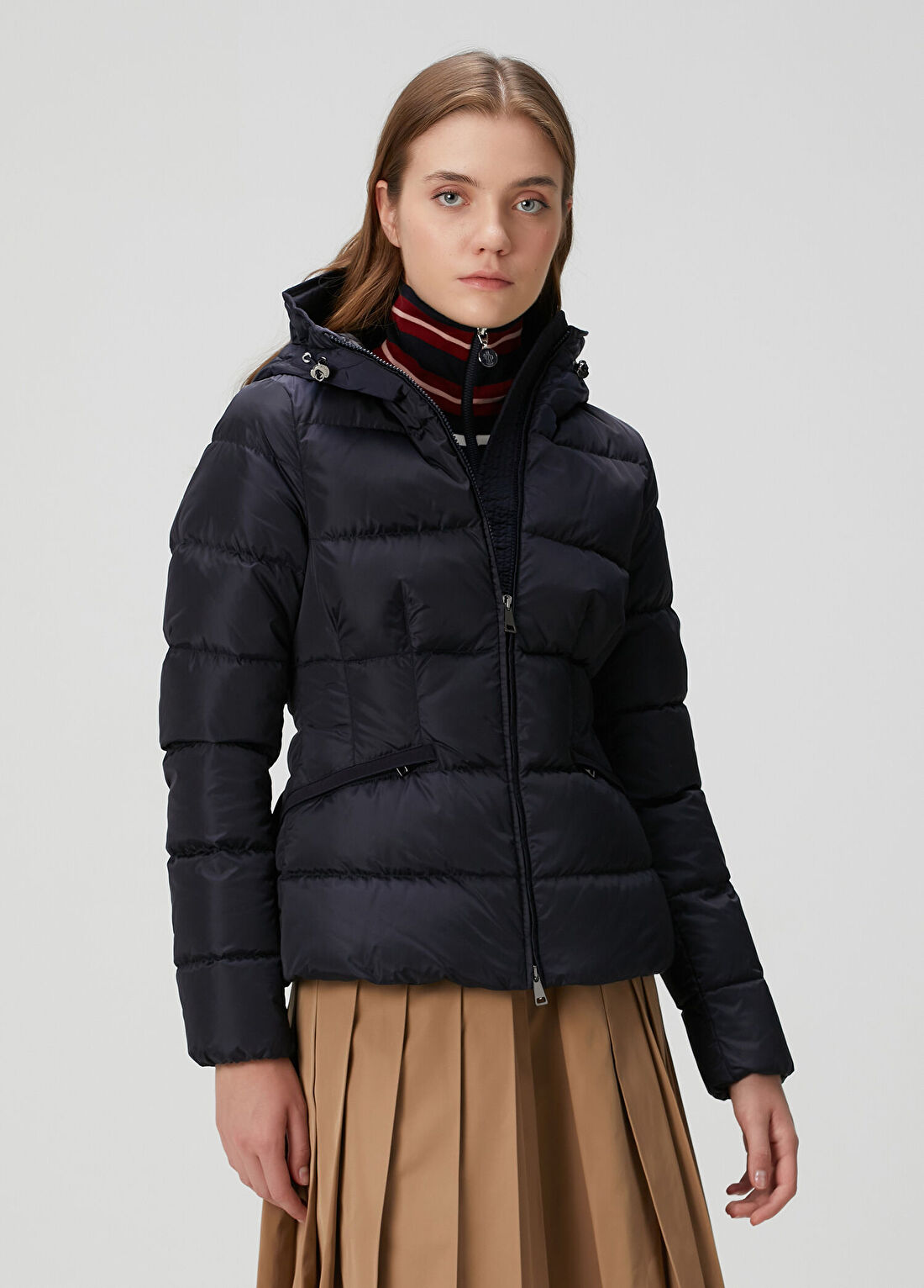Moncler Avoce Lacivert Kapüşonlu Mont görsel 3