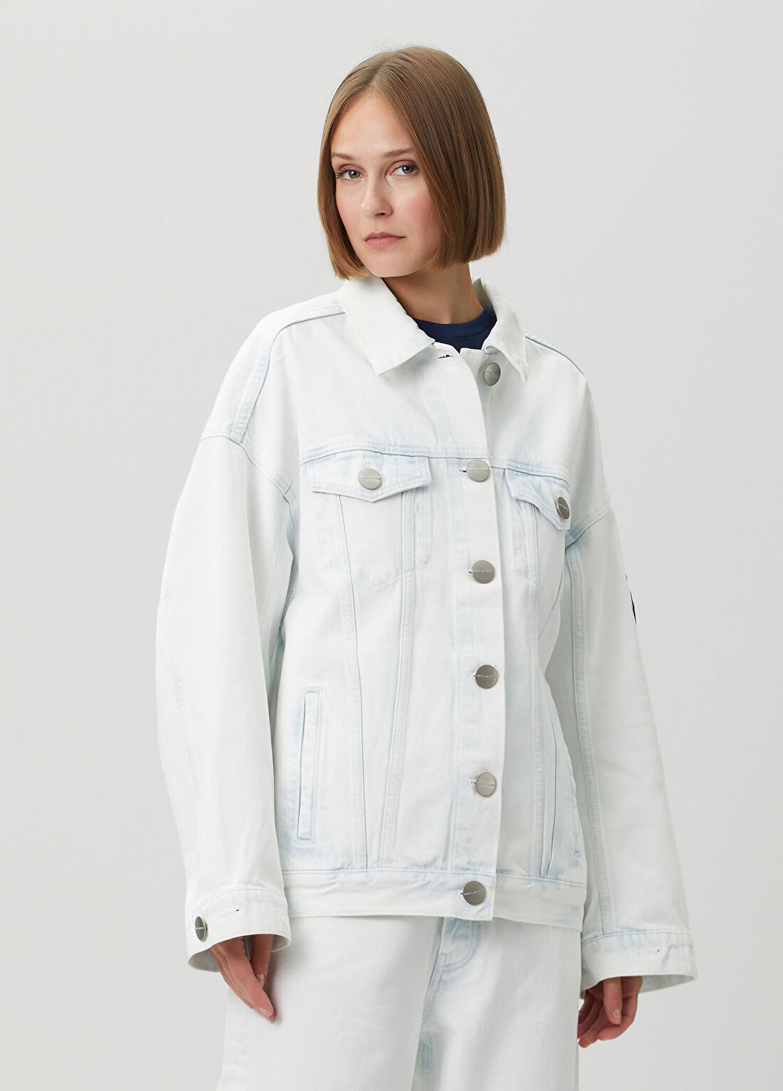 Marc Jacobs Oversized Beyaz Trucker Denim Ceket görsel 3