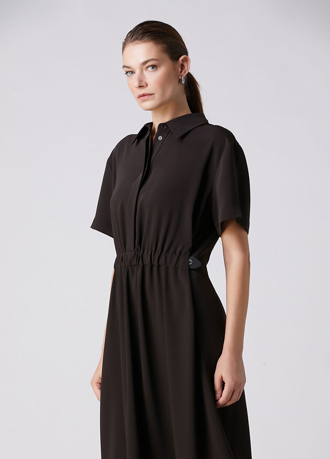Beymen Collection Kahverengi Dökümlü Midi Gömlek Elbise görsel 4