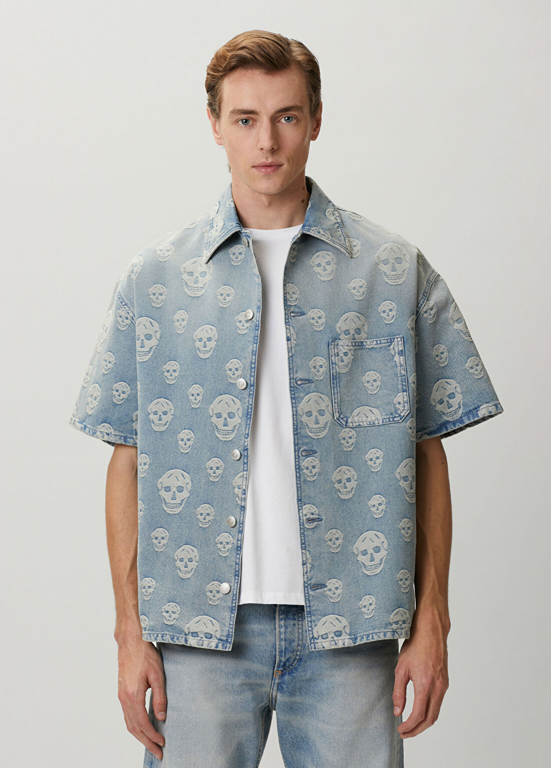 McQueen Mavi Kurukafa Desenli Kısa Kollu Denim Gömlek