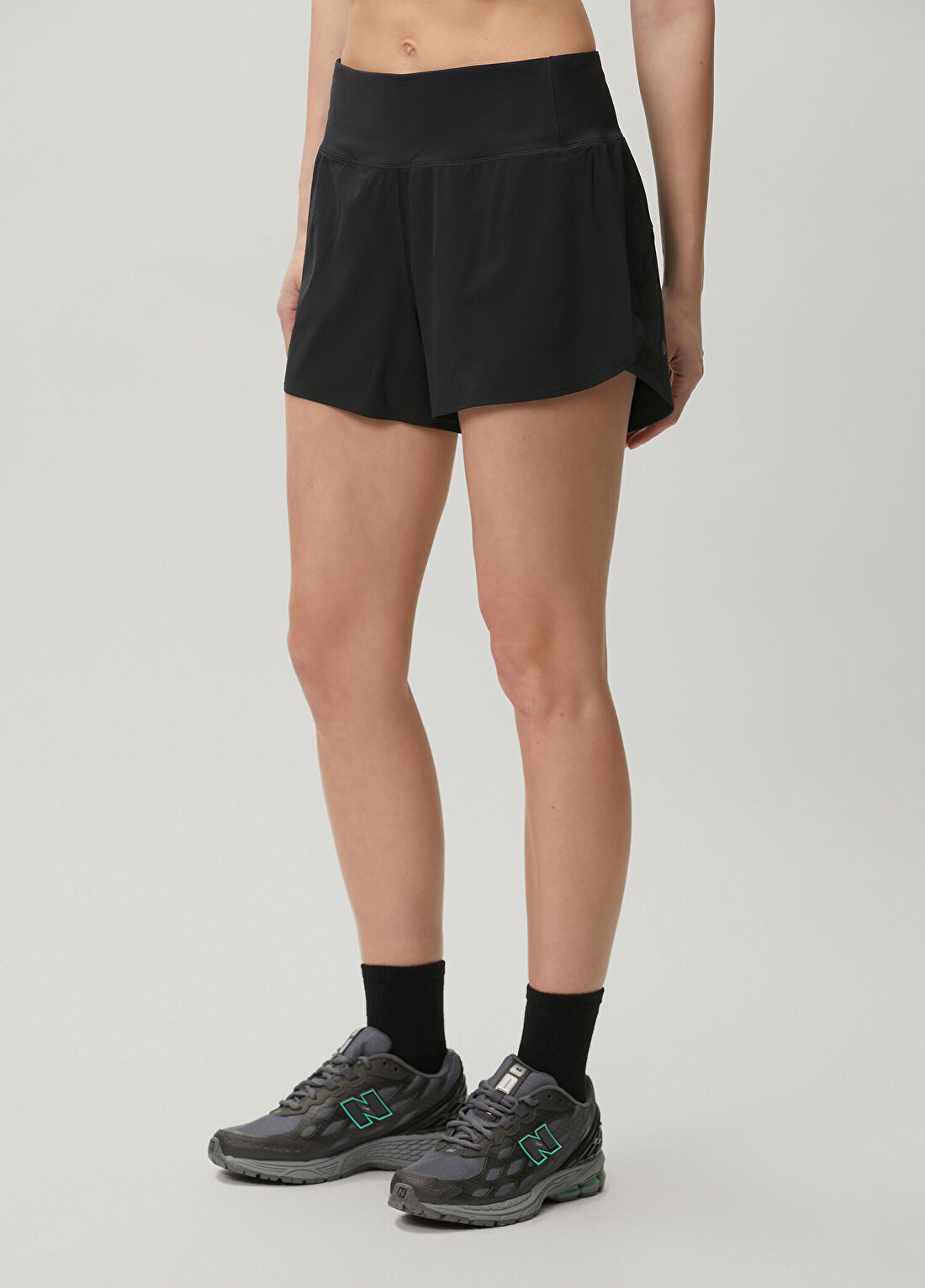 lululemon Speed Up High-Rise Siyah Şort 4" *Mesh Vent görsel 3