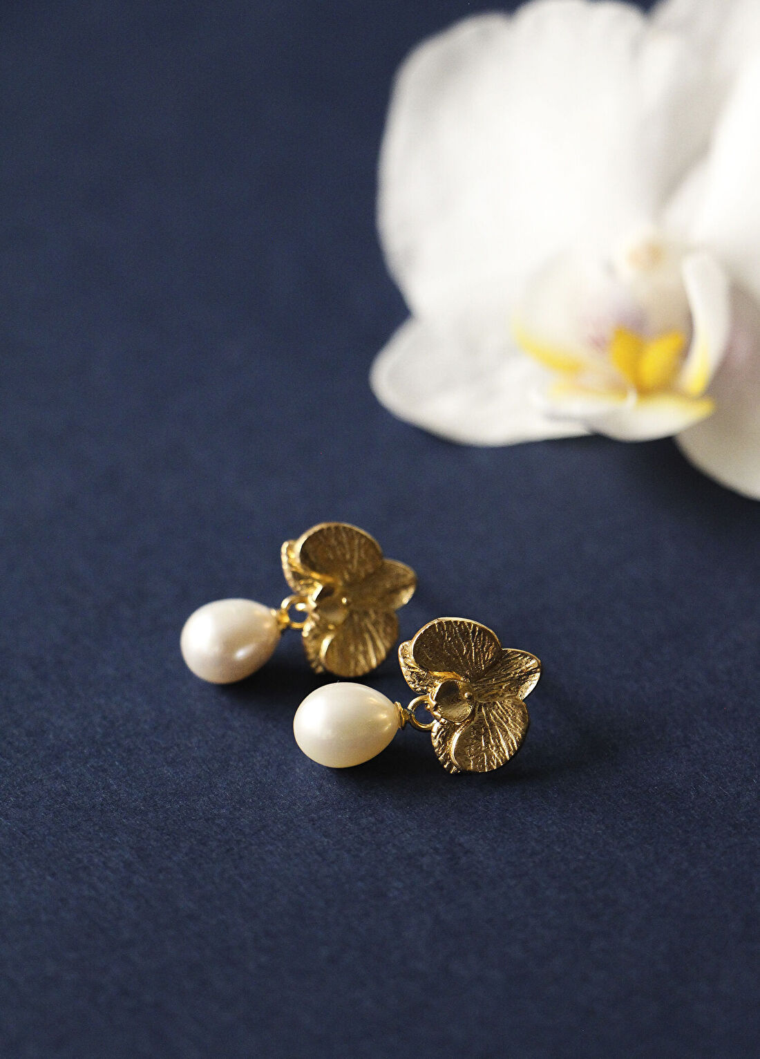 Alegoria Jewellery Orkide İnci 925 Ayar Gümüş Üzeri 24 Ayar Altın Kaplama Kadın Küpe görsel 4