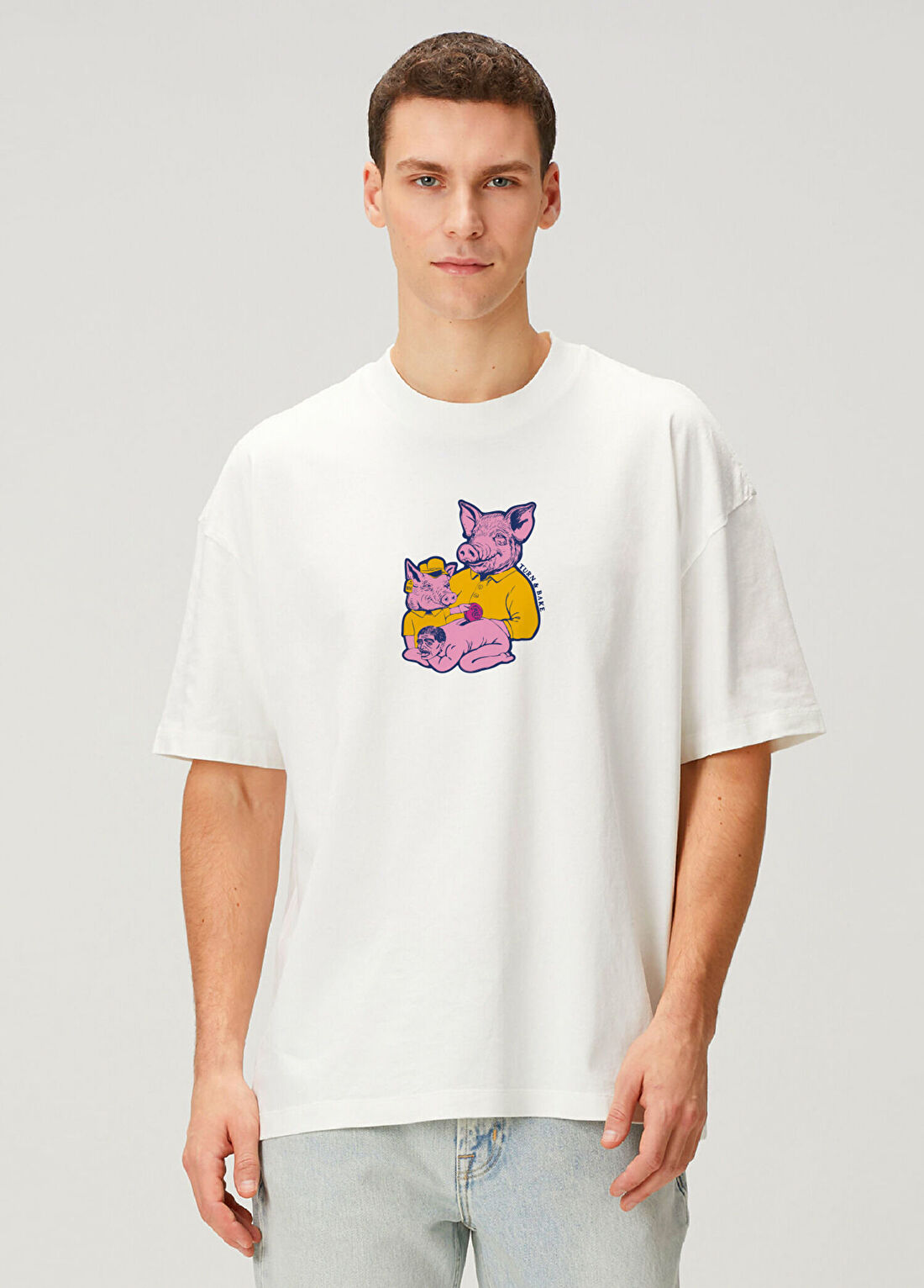 Turn & Bake Piggy Beyaz Pamuklu Oversized Kısa Kollu Erkek T-shirt