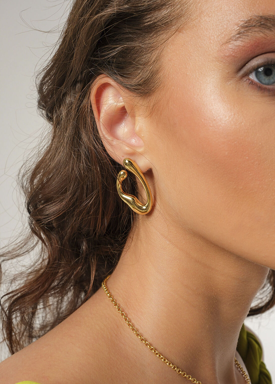 Nayra Jewelry Enchanting 925 Ayar Gümüş Üzeri 18 Ayar Mikron Altın Kaplama Kadın Küpe görsel 2