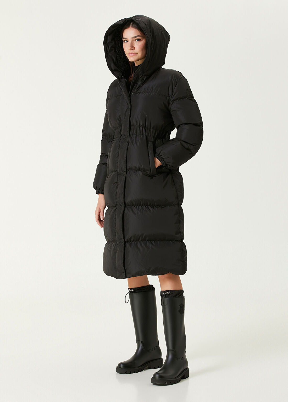 Moncler Khloe Siyah Kapüşonlu Puff Mont görsel 3