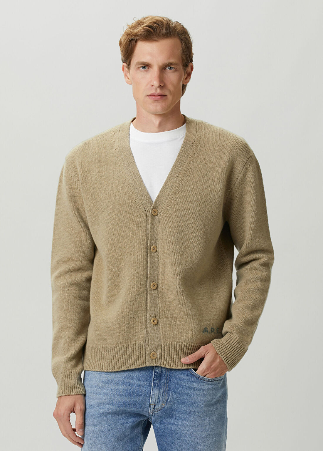 A.P.C. Kevin Koyu Bej Yün Triko Hırka