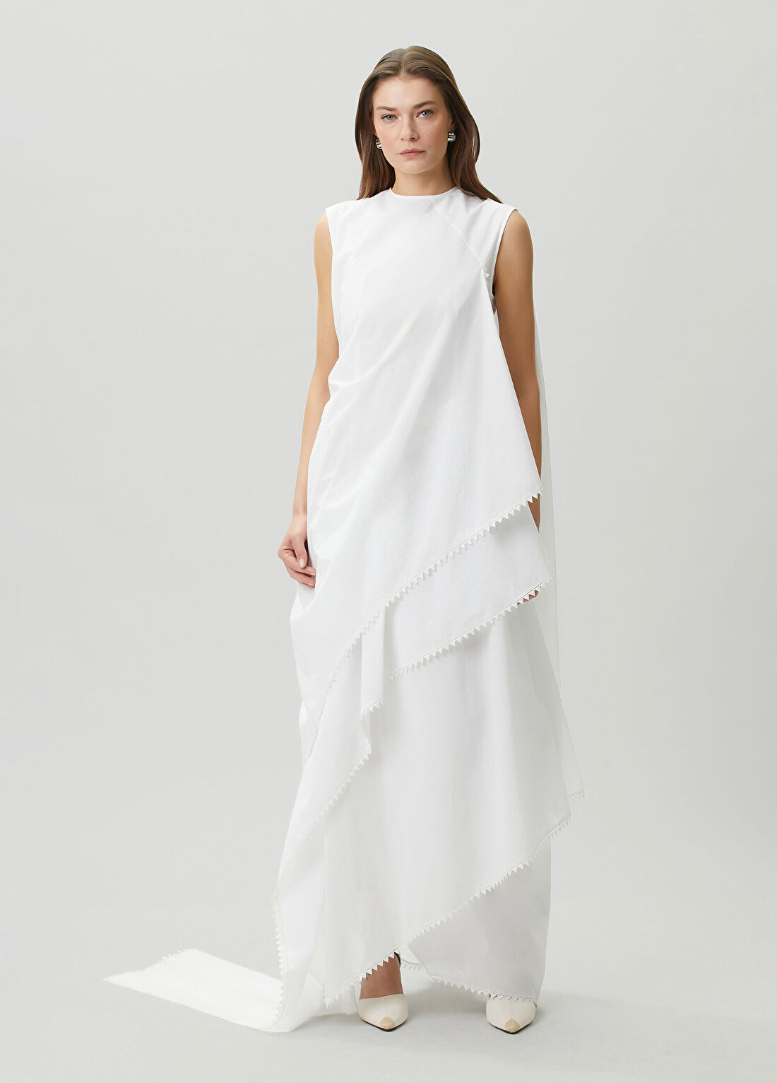 Jacquemus Beyaz Fırfırlı Maksi Asimetrik Elbise