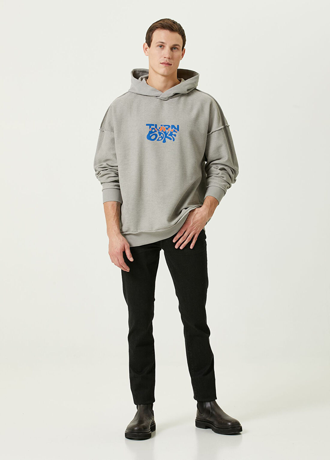 Turn & Bake Gri Logo Baskılı Kapüşonlu Erkek Sweatshirt görsel 3
