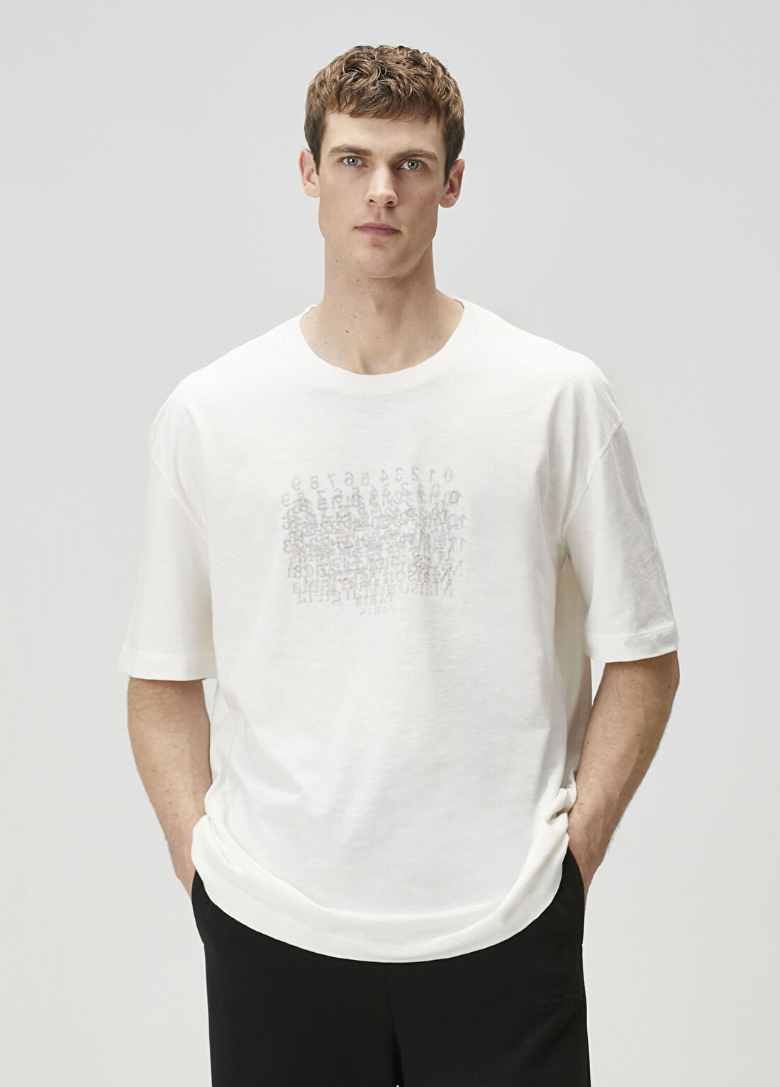 Maison Margiela Kırık Beyaz Baskılı Nakış Detaylı T-shirt