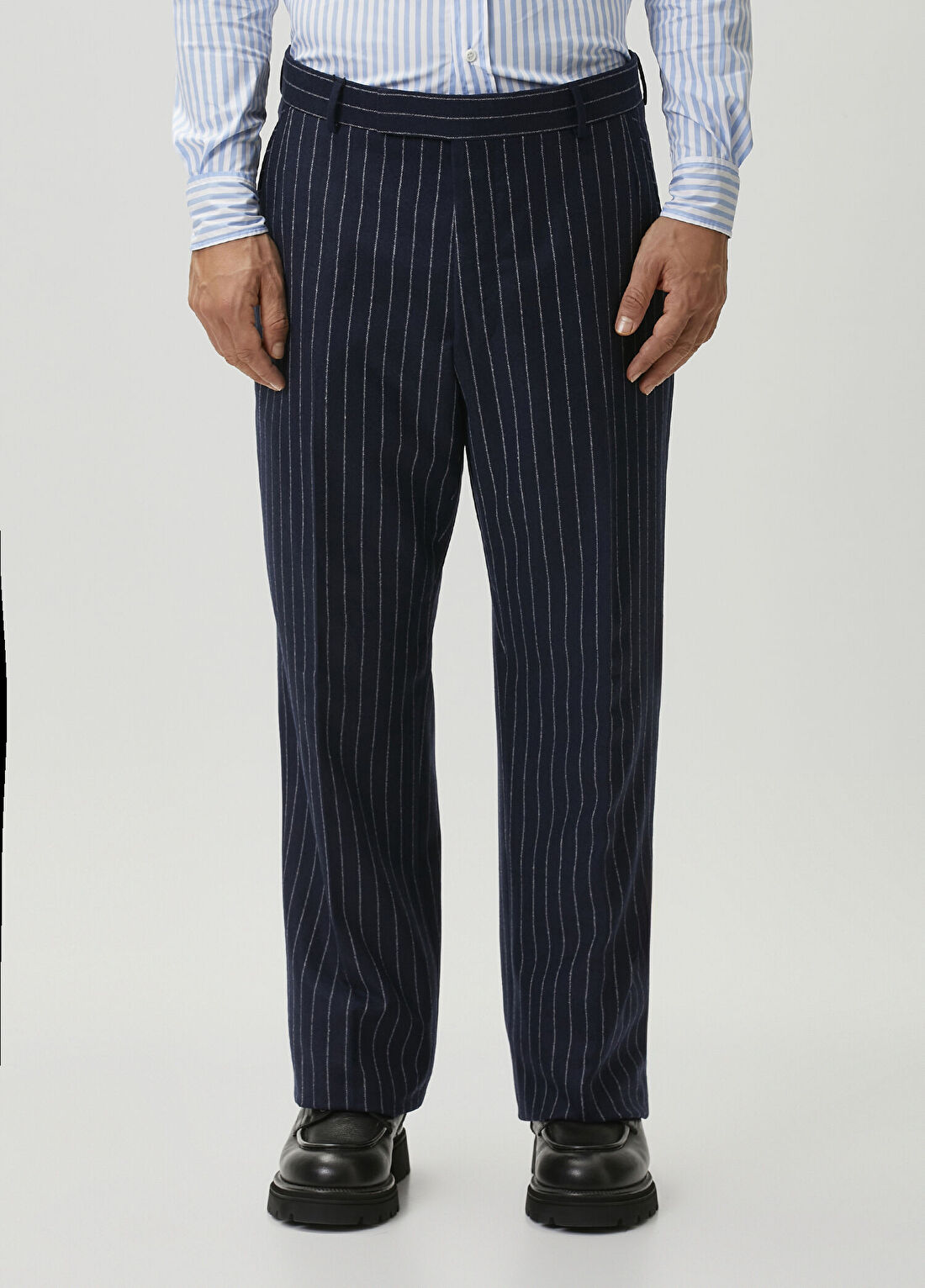 Thom Browne Lacivert Çizgi Desenli Yün Pantolon görsel 2
