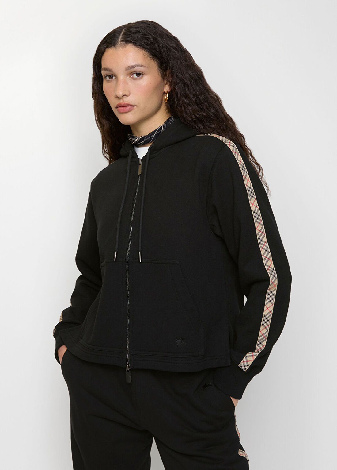 Burberry Check Trim Cotton Zip Siyah Fermuarlı Kapüşonlu Kadın Sweatshirt görsel 2