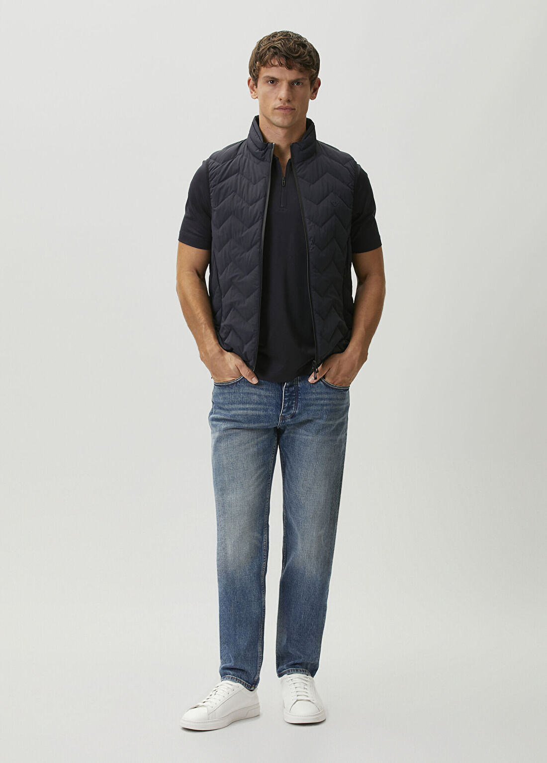 Emporio Armani Lacivert Puff Yelek görsel 2