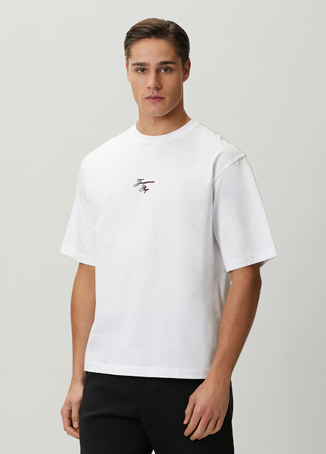 Jacquemus Beyaz Figür Nakışlı Logolu T-shirt