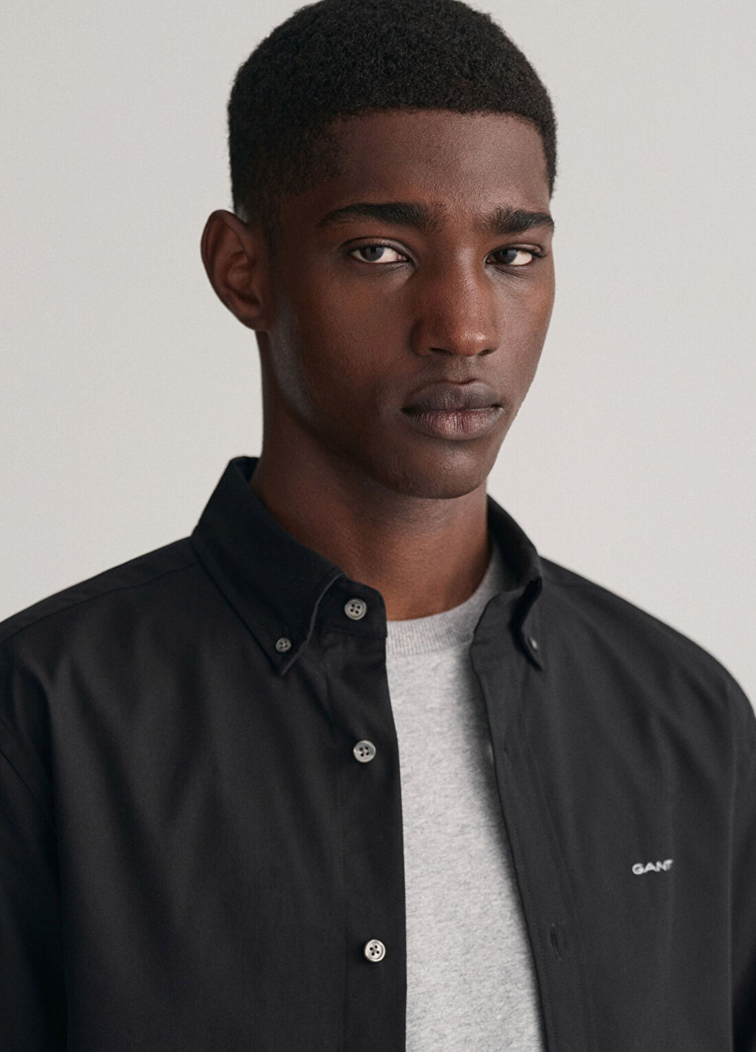 Gant Siyah Düğmeli Yaka Regular Fit Uzun Kollu Erkek Oxford Gömlek görsel 4