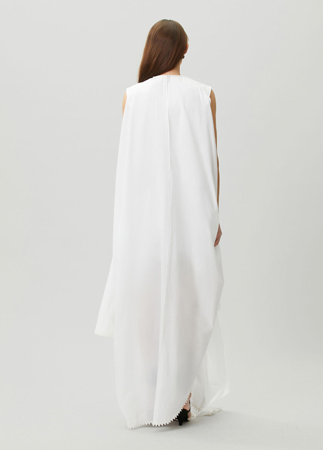 Jacquemus Beyaz Fırfırlı Maksi Asimetrik Elbise görsel 4