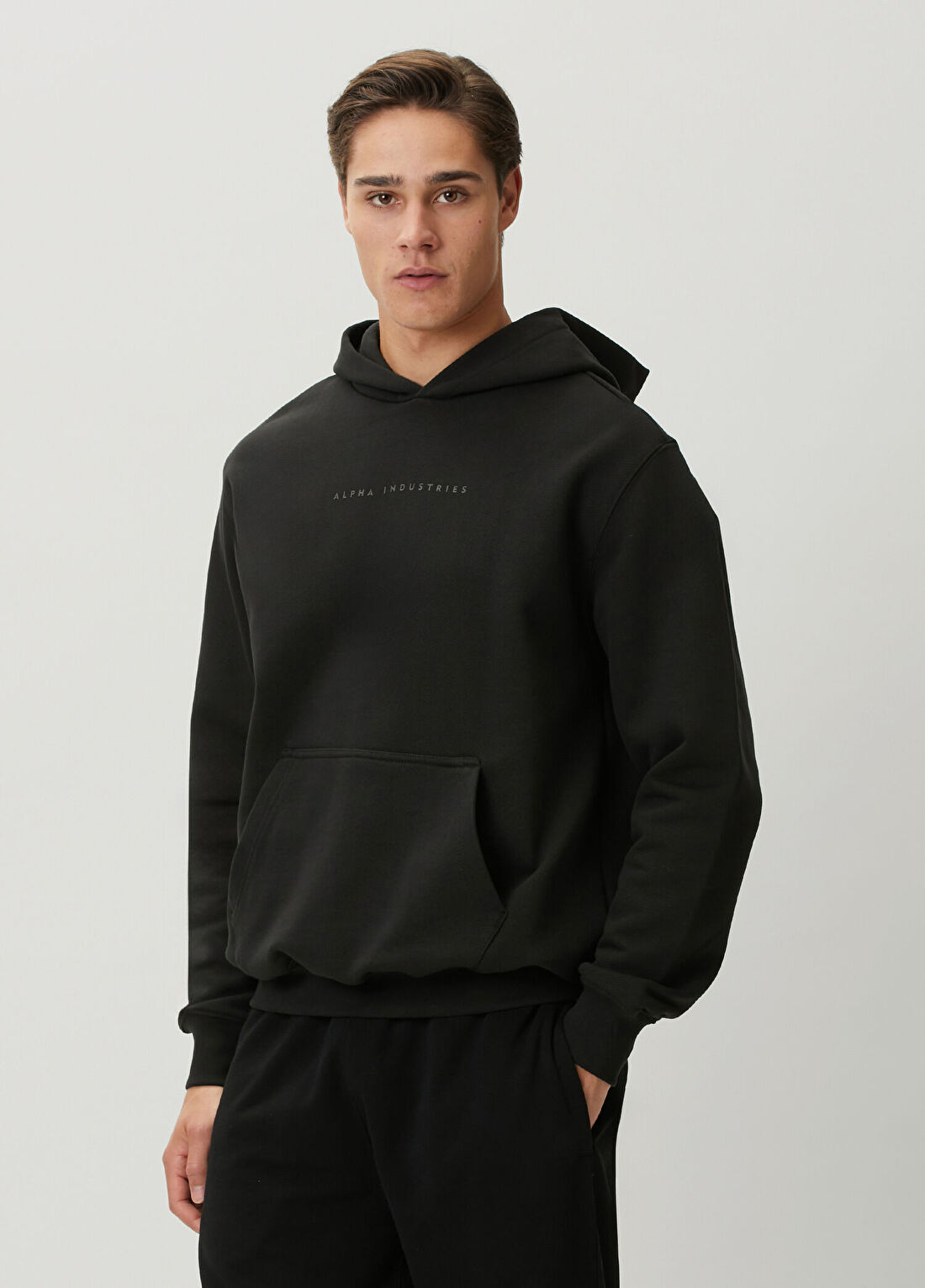 Alpha Industries Siyah Kapüşonlu Sweatshirt görsel 3