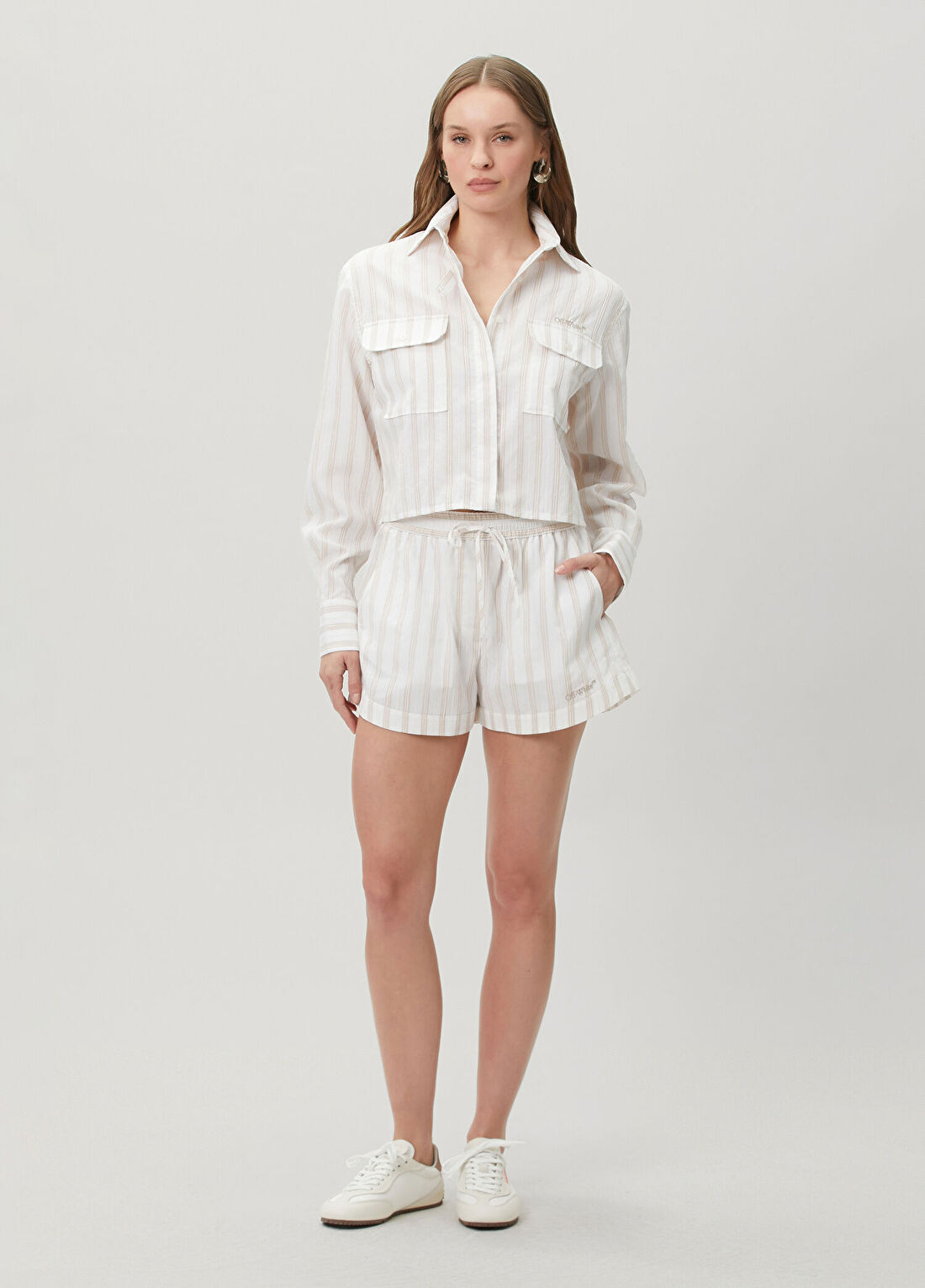 Off-White Ekru Çizgili Şort