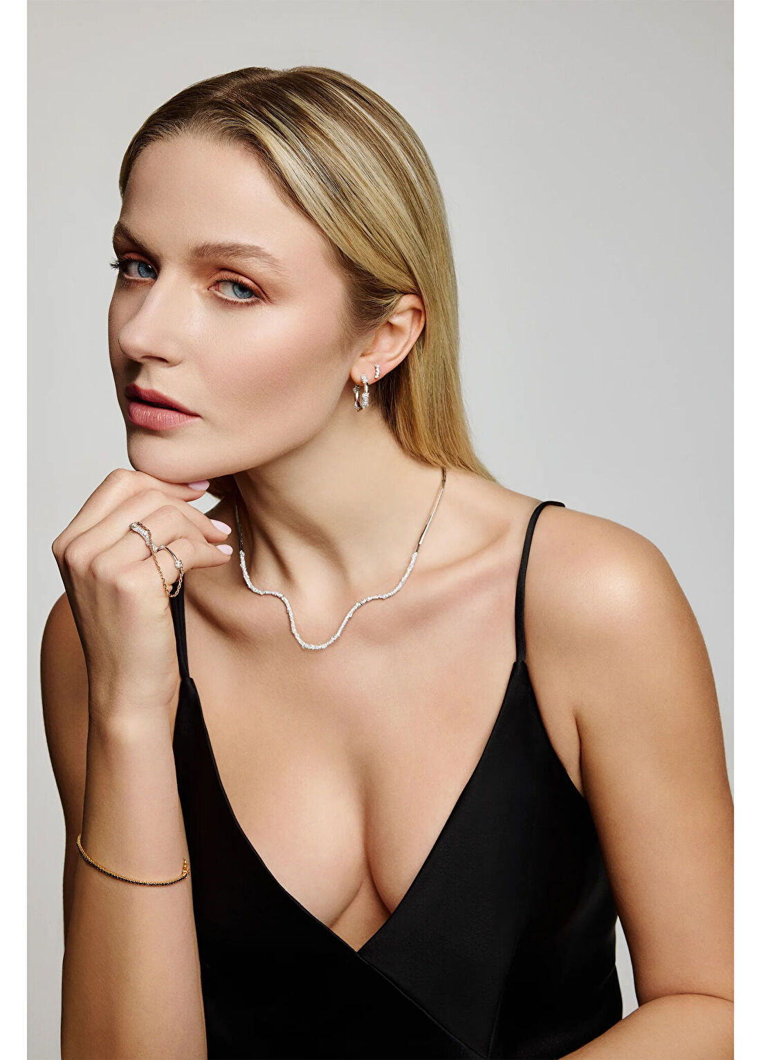 Meri Lou Cactus Pırlanta Taşlı 18 Ayar Altın Kadın Piercing Kıkırdak Küpe görsel 4