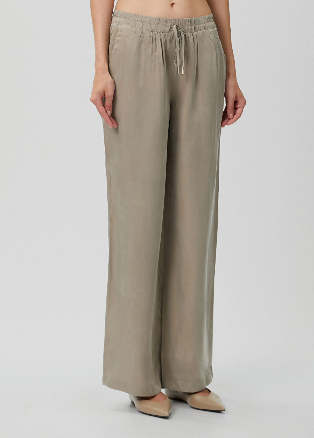 Guess Dalia Relaxed Fit Yeşil Pantolon görsel 3