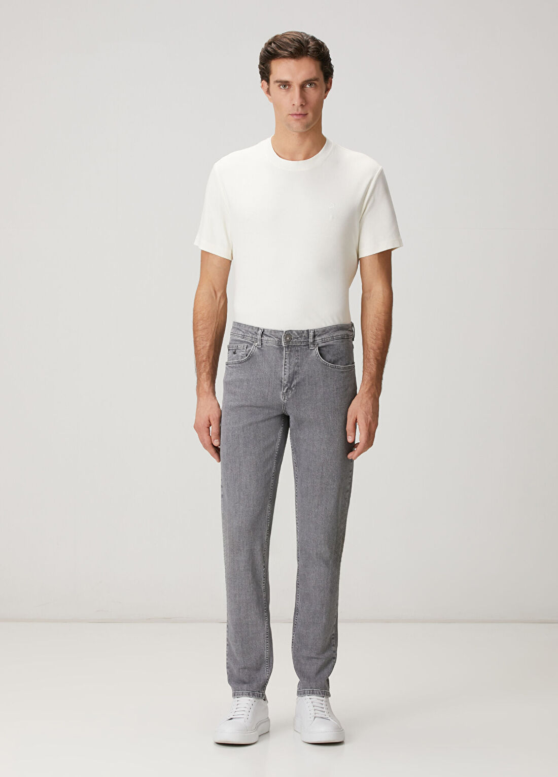 Beymen Club Slim Fit Gri Yıkamalı Jean Pantolon